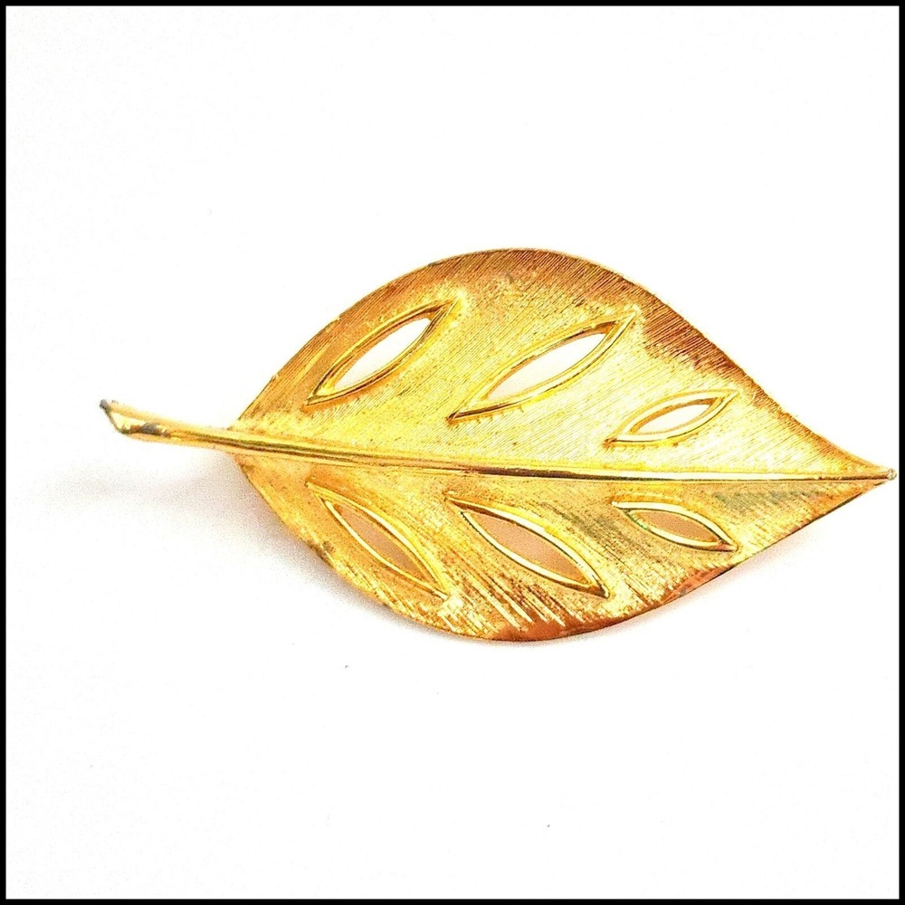 Vintage Gold Tone Modernist Style Leaf Design Open Work Statement Brooch Pin